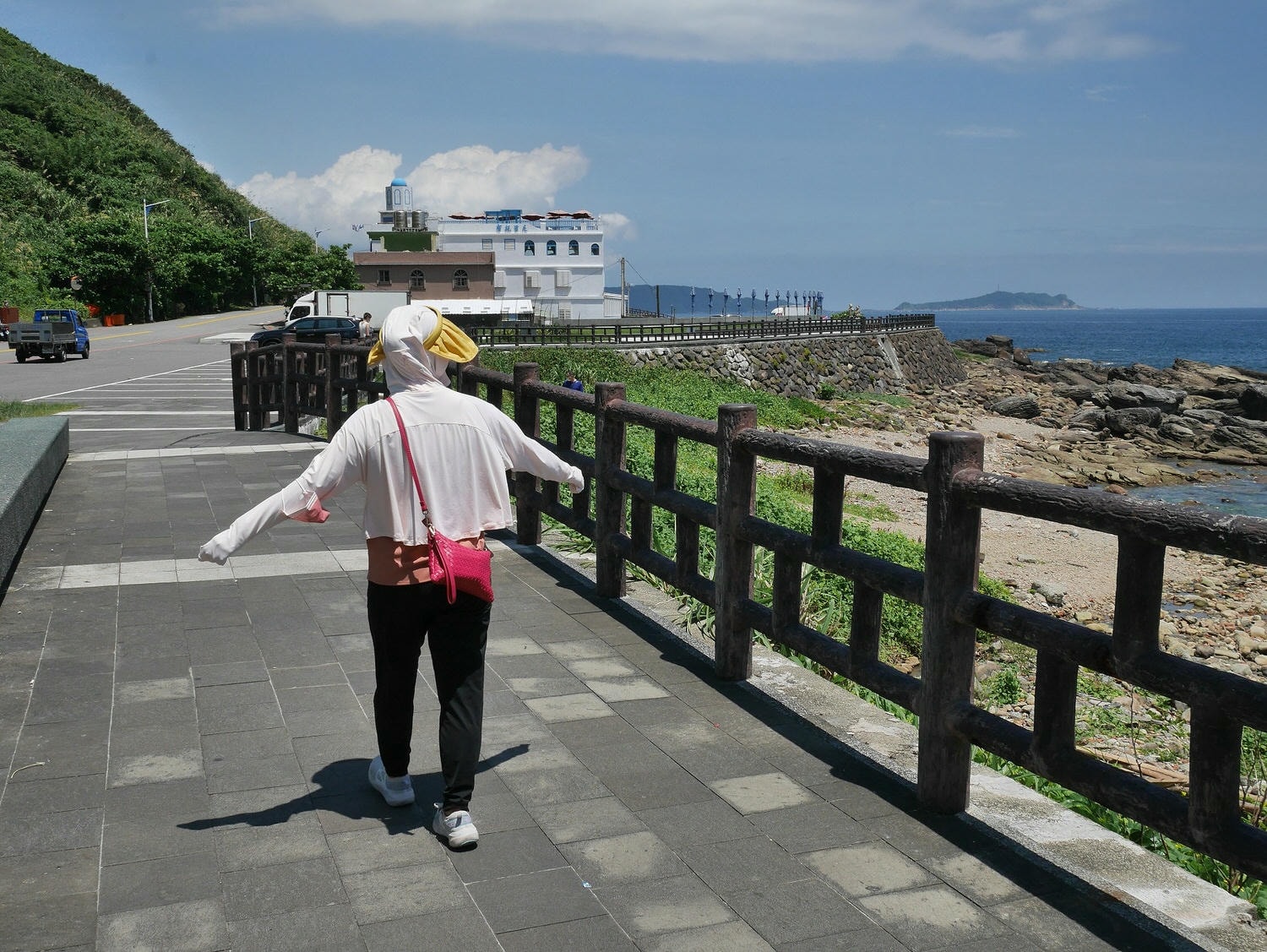 防曬推薦┃「冰感穿整天」冰薄抗UV防曬蕉下BENEUNDER貝殼帽 外套 袖套 護眼角口罩 修飾身型材質超好必備
