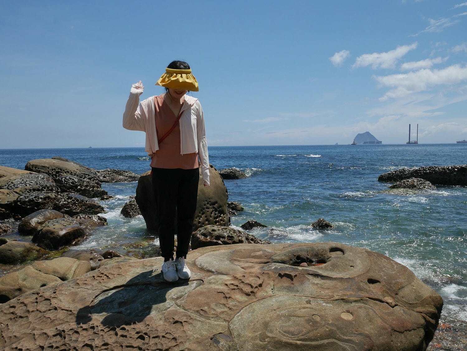 防曬推薦┃「冰感穿整天」冰薄抗UV防曬蕉下BENEUNDER貝殼帽 外套 袖套 護眼角口罩 修飾身型材質超好必備