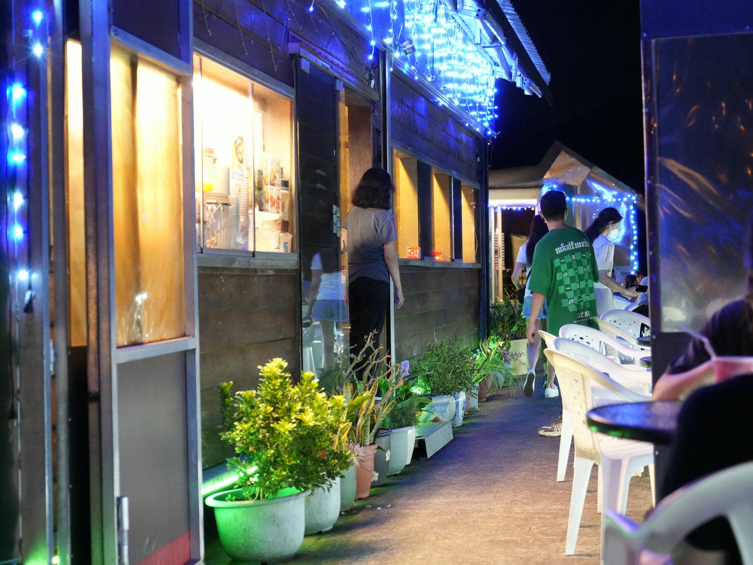 新竹新豐┃高空咖啡「天の堂」景觀咖啡 鬆餅炸物披薩附菜單 浪漫高崖夜景 免費停車場 好抵達夜景咖啡