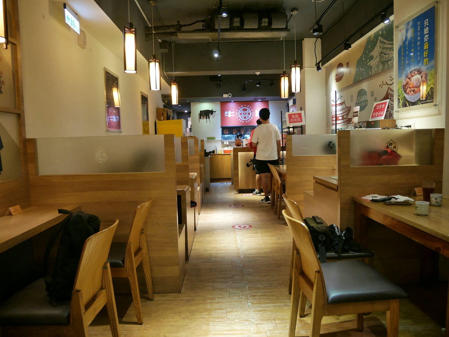 台北公館商圈┃平價特色丼飯「牛洞食堂」公館店附菜單 季節頑皮搗蛋丼 雙重起士蛋 台電大樓站走4分 - 第5張圖 台北公館商圈┃平價特色丼飯「牛洞食堂」公館店附菜單 季節頑皮搗蛋丼 雙重起士蛋 台電大樓站走4分