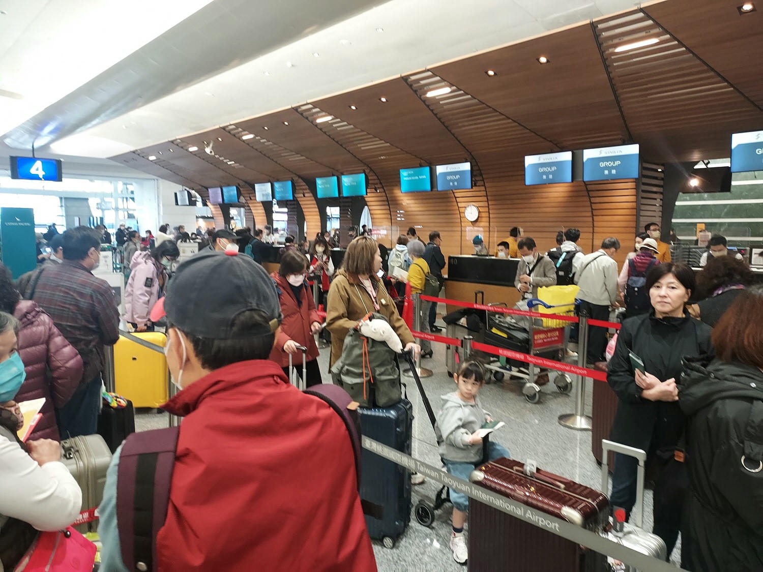 四國德島┃星宇航空包機直飛德島全記錄 仙境勝浦町賞櫻 最矮弁天山登頂 DMV鐵道路兩用車 爆買大野海苔