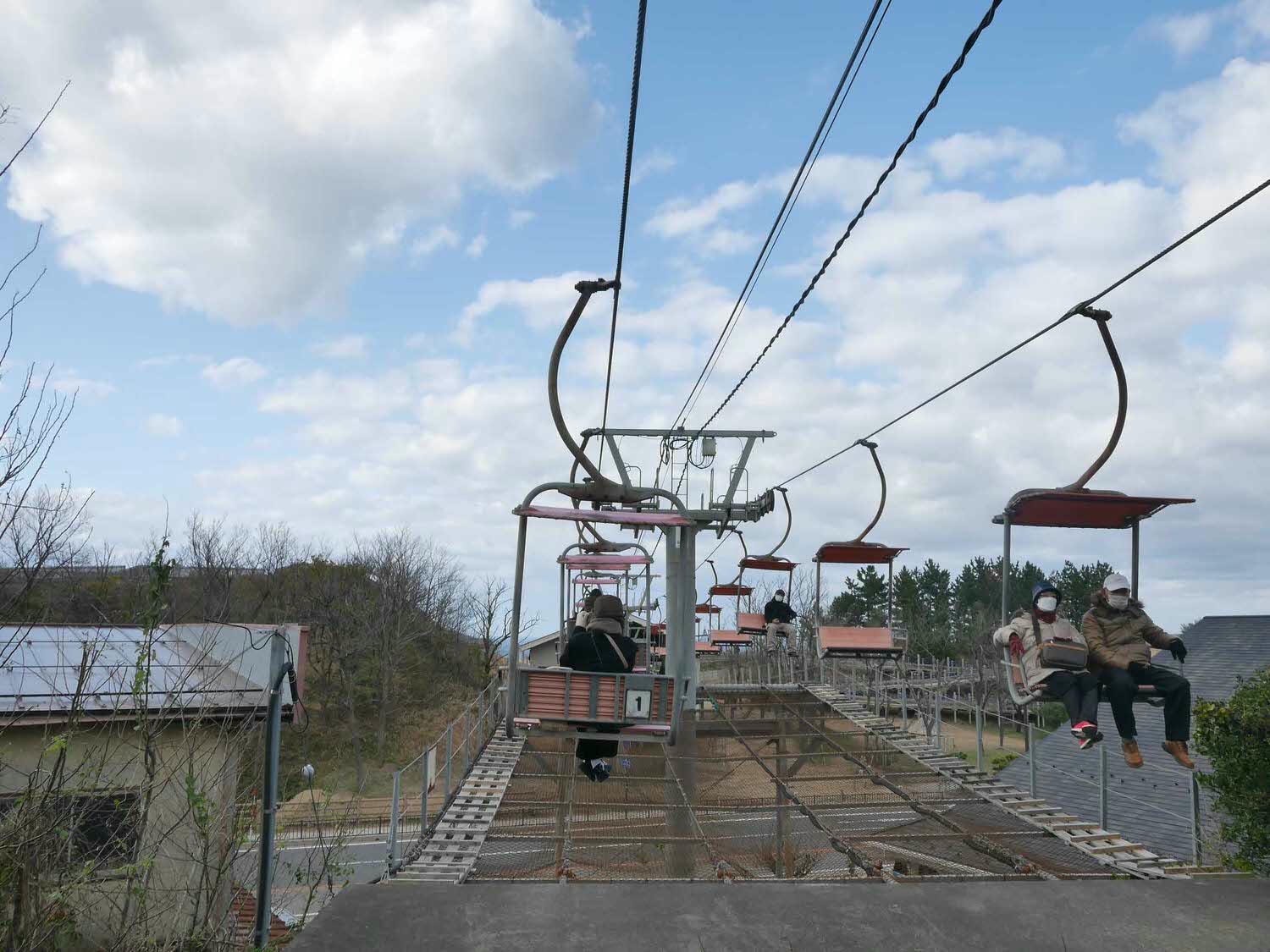 鳥取景點┃砂丘中心見晴之丘吃飯 搭吊椅展望砂丘 隈研吾建築Takahama Cafe高濱咖啡廳 鳥取自由行LISA駱駝