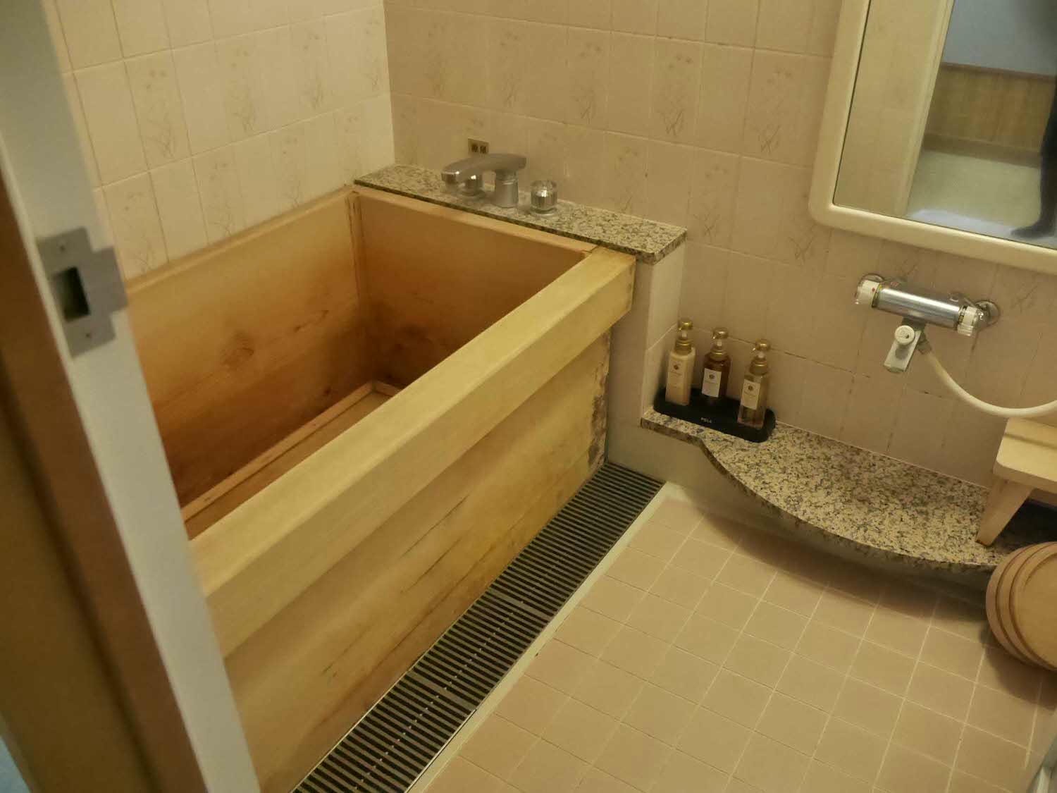 北陸岐阜┃自駕遊歧阜 三大名泉下呂溫泉「水明館」日式旅館開箱介紹 天然溫泉房間吃早晚餐 免費停車場