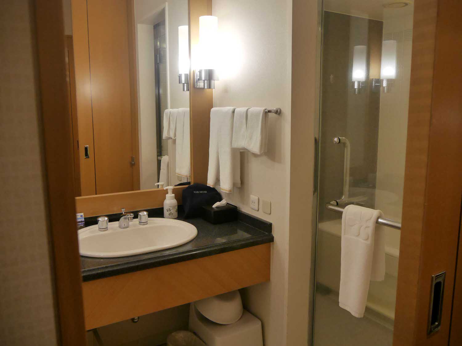 熊本市住宿┃日航熊本酒店(HOTEL NIKKO KUMAMOTO)早餐馬肉咖哩天草鯛魚 房間寬徜商店街超市藥粧 巴士直達熊本機場 - 第9張圖 熊本市住宿┃日航熊本酒店(HOTEL NIKKO KUMAMOTO)早餐馬肉咖哩天草鯛魚 房間寬徜商店街超市藥粧 巴士直達熊本機場