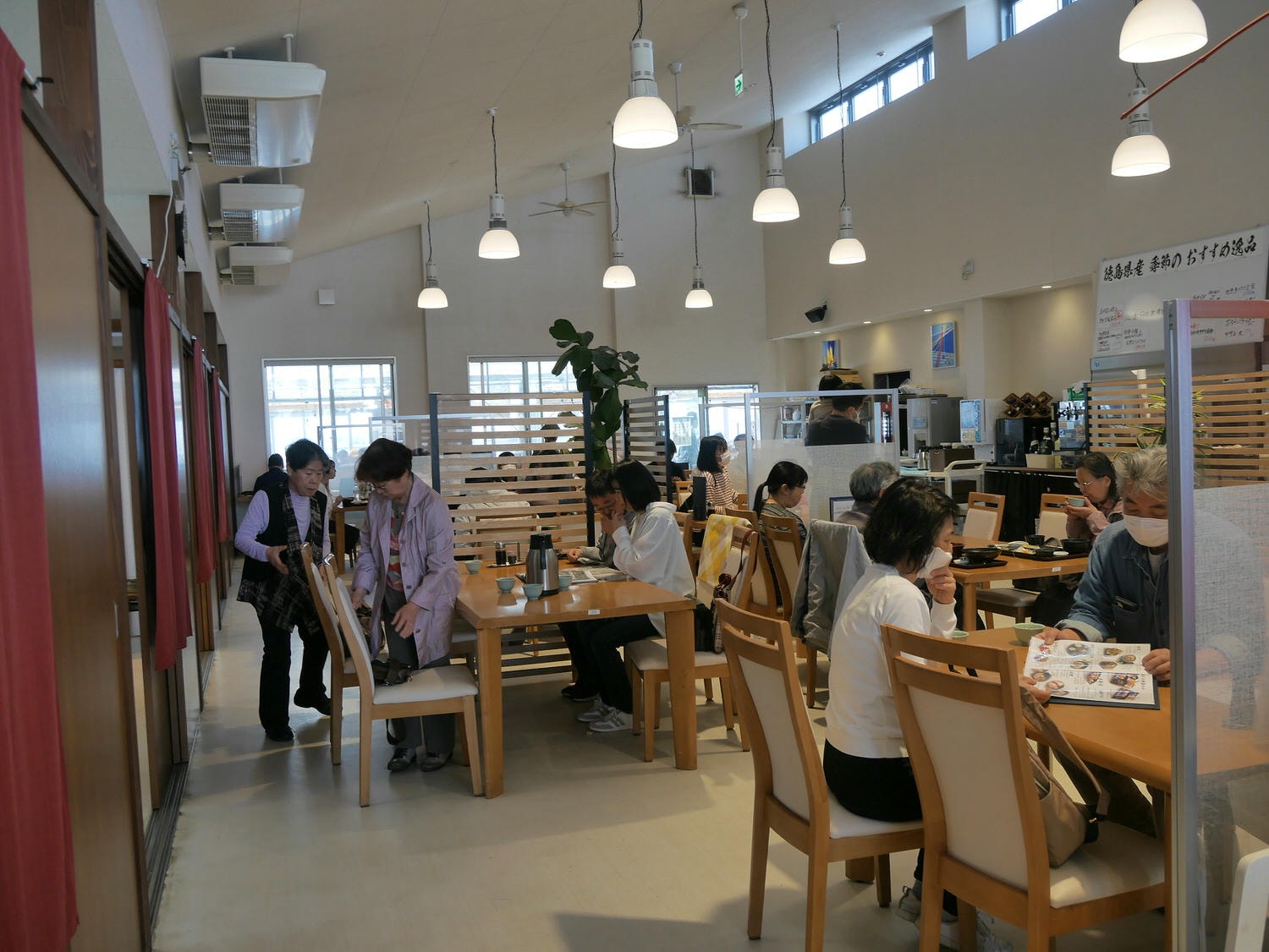 四國德島餐廳┃四國最好玩釣魚餐廳 德島新鮮納得市定食燒烤複合式/徳島新鮮なっとく市 海景超美 近永旺購物德島港 - 第9張圖 四國德島餐廳┃四國最好玩釣魚餐廳 德島新鮮納得市定食燒烤複合式/徳島新鮮なっとく市 海景超美 近永旺購物德島港