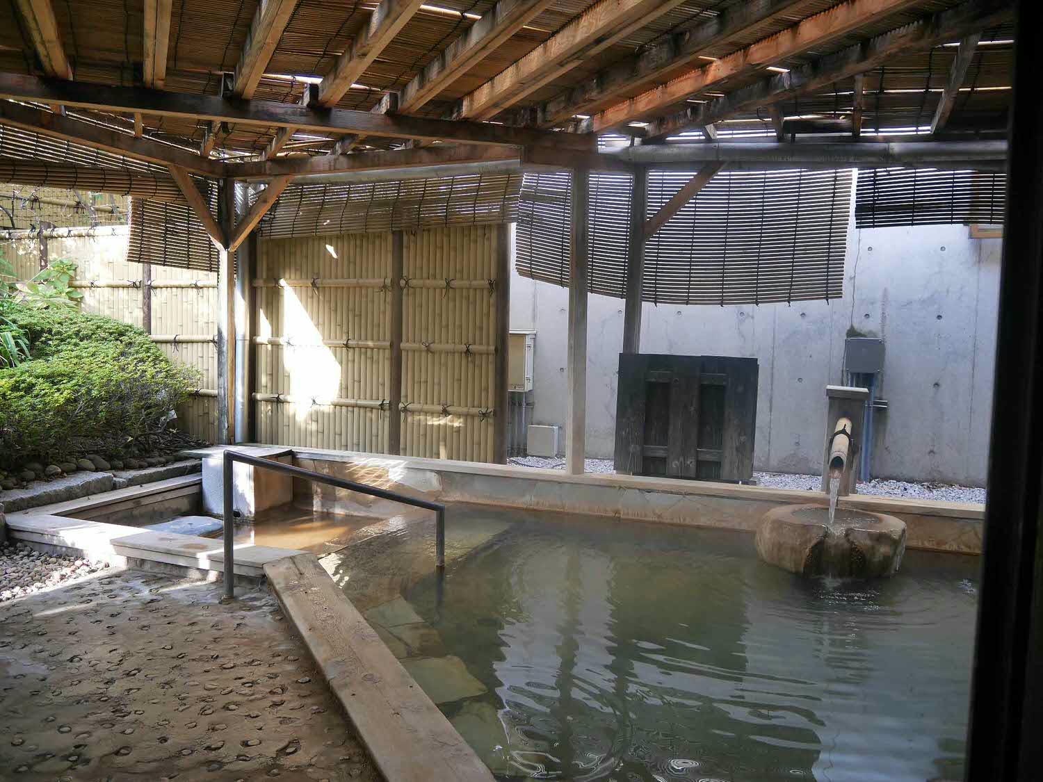 鳥取住宿┃日式傳統旅館「觀水庭 KOZENIYA」 JR鳥取站走10分 天然溫泉日式庭園 楓紅超美(圖多)こぜにや