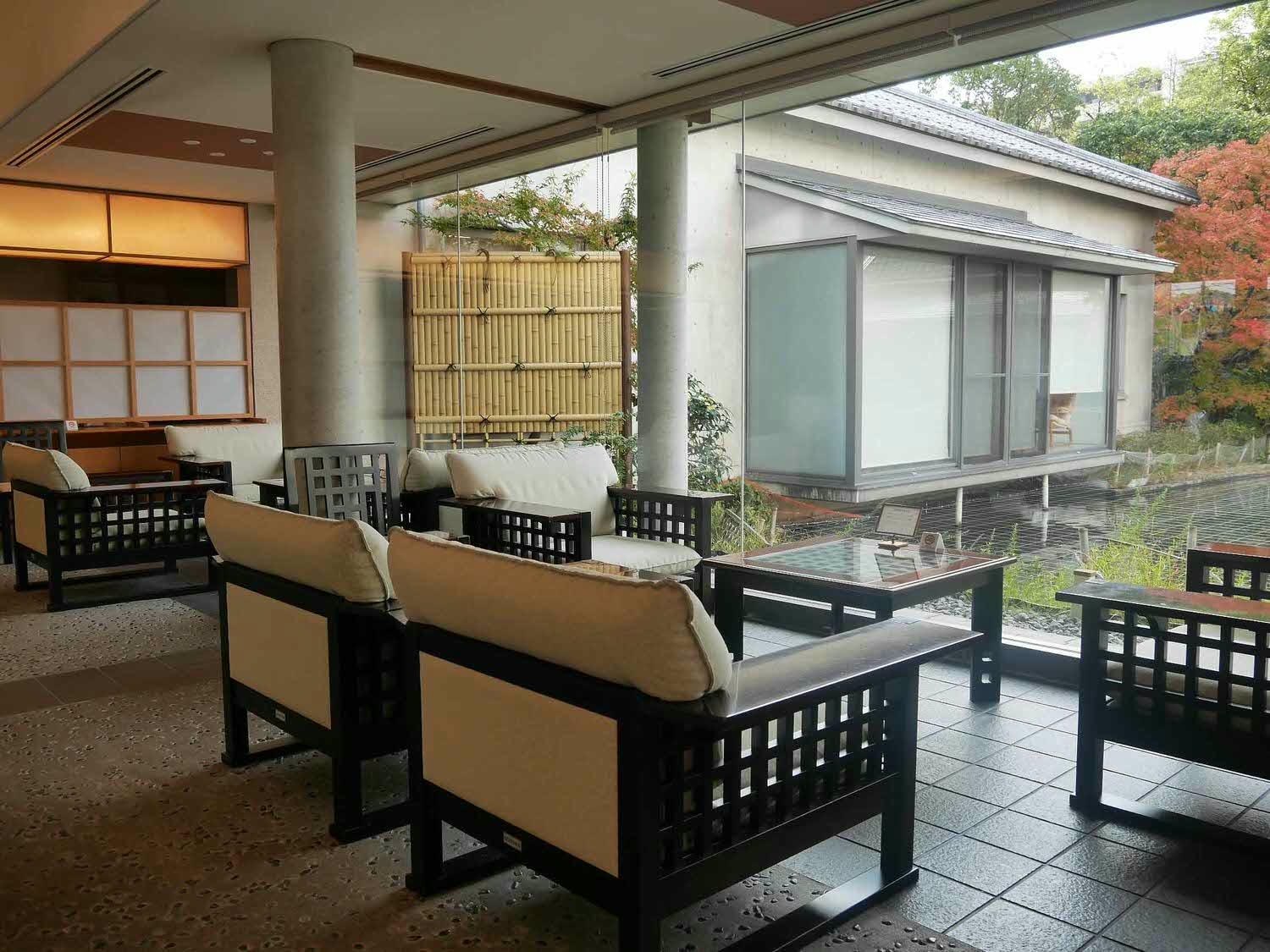 鳥取住宿┃日式傳統旅館「觀水庭 KOZENIYA」 JR鳥取站走10分 天然溫泉日式庭園 楓紅超美(圖多)こぜにや