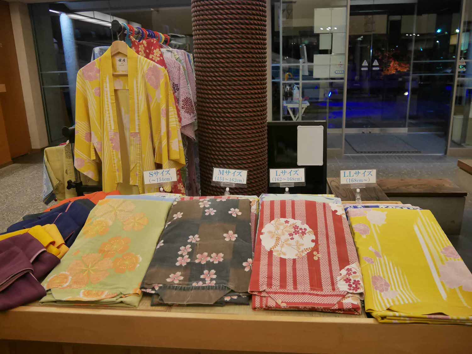 鳥取住宿┃日式傳統旅館「觀水庭 KOZENIYA」 JR鳥取站走10分 天然溫泉日式庭園 楓紅超美(圖多)こぜにや