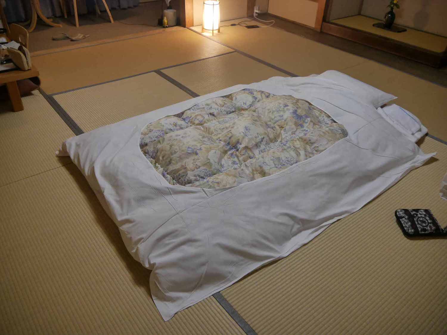 鳥取住宿┃日式傳統旅館「觀水庭 KOZENIYA」 JR鳥取站走10分 天然溫泉日式庭園 楓紅超美(圖多)こぜにや