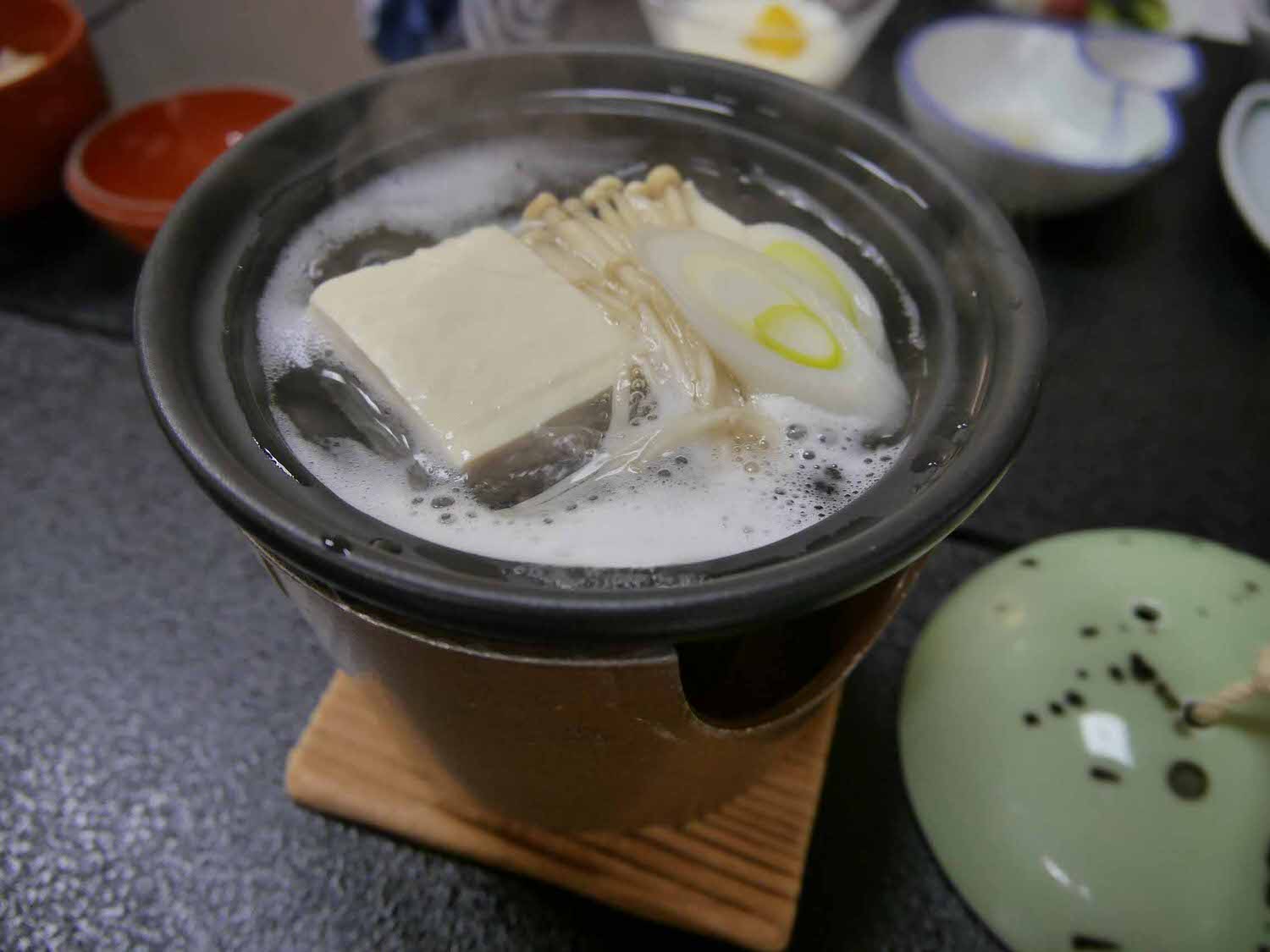 鳥取住宿┃日式傳統旅館「觀水庭 KOZENIYA」 JR鳥取站走10分 天然溫泉日式庭園 楓紅超美(圖多)こぜにや