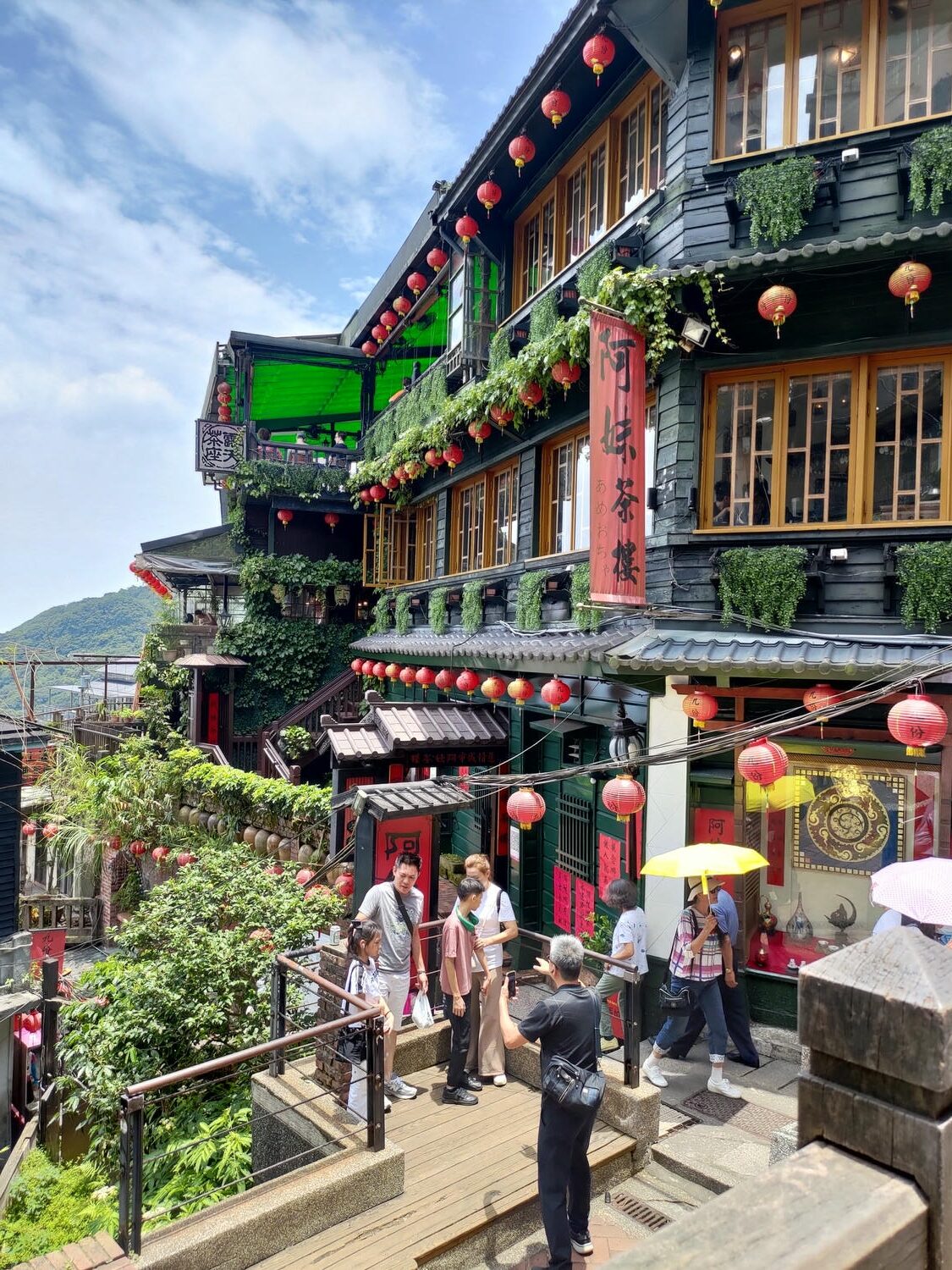 新北瑞芳┃2023九份老街復活超熱鬧吃芋粿! 一人で観光再開の九份老街散策~阿妹茶楼大人気