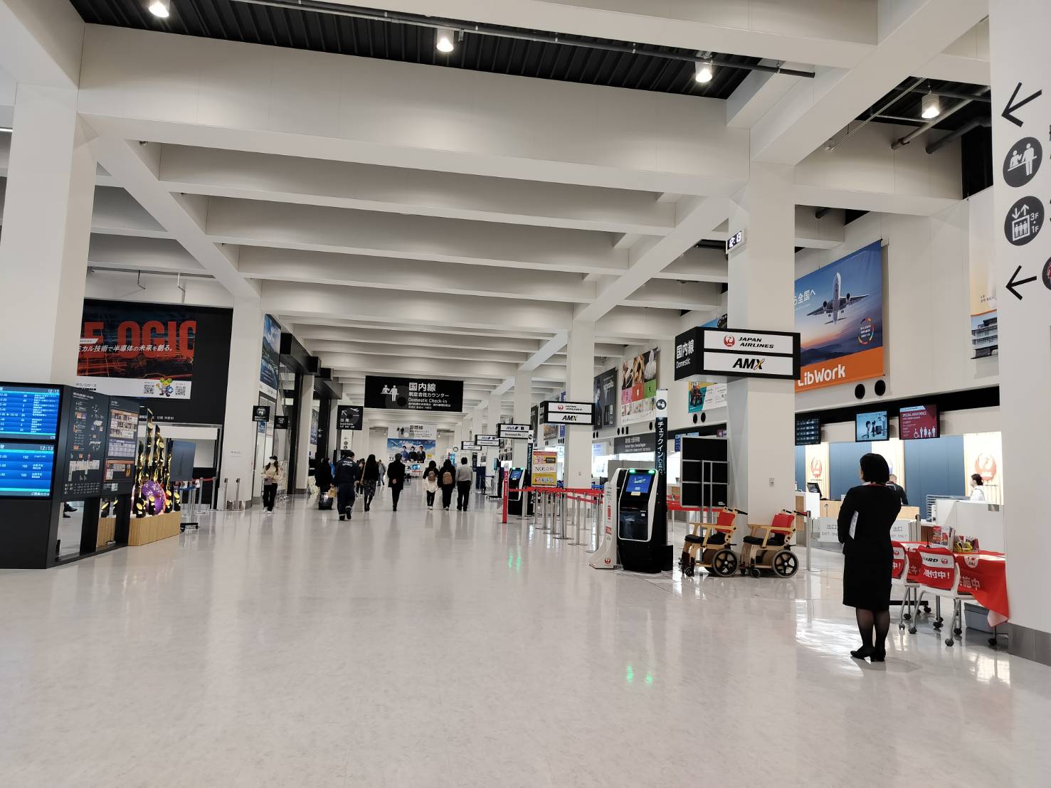 熊本自由行┃更新)阿蘇熊本機場全公開 安檢後通去國內買伴手禮 自駕租車 四樓看飛機星宇華航直飛熊本 四層全介紹 - 第27張圖 熊本自由行┃更新)阿蘇熊本機場全公開 安檢後通去國內買伴手禮 自駕租車 四樓看飛機星宇華航直飛熊本 四層全介紹