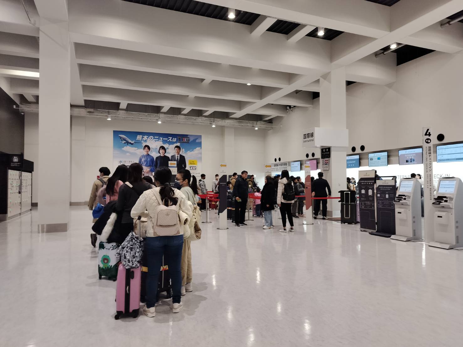 熊本自由行┃更新)阿蘇熊本機場全公開 安檢後通去國內買伴手禮 自駕租車 四樓看飛機星宇華航直飛熊本 四層全介紹 - 第30張圖 熊本自由行┃更新)阿蘇熊本機場全公開 安檢後通去國內買伴手禮 自駕租車 四樓看飛機星宇華航直飛熊本 四層全介紹