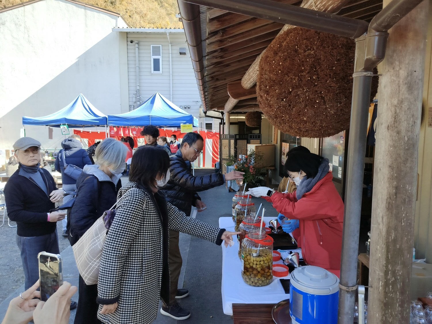 四國德島┃2023吉野川市「美鄉梅酒祭」JR阿波山川站接駁車五杯酒券四會場通用 烤肉關東煮 鄉村秋楓山景美醉 - 第8張圖 四國德島┃2023吉野川市「美鄉梅酒祭」JR阿波山川站接駁車五杯酒券四會場通用 烤肉關東煮 鄉村秋楓山景美醉