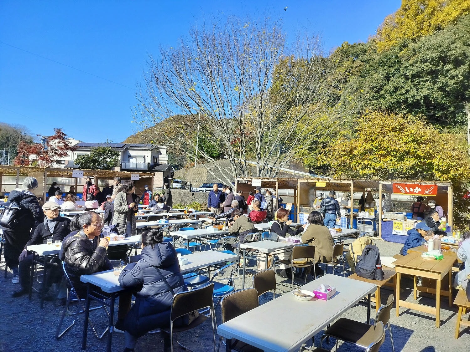 四國德島┃2023吉野川市「美鄉梅酒祭」JR阿波山川站接駁車五杯酒券四會場通用 烤肉關東煮 鄉村秋楓山景美醉 - 第7張圖 四國德島┃2023吉野川市「美鄉梅酒祭」JR阿波山川站接駁車五杯酒券四會場通用 烤肉關東煮 鄉村秋楓山景美醉