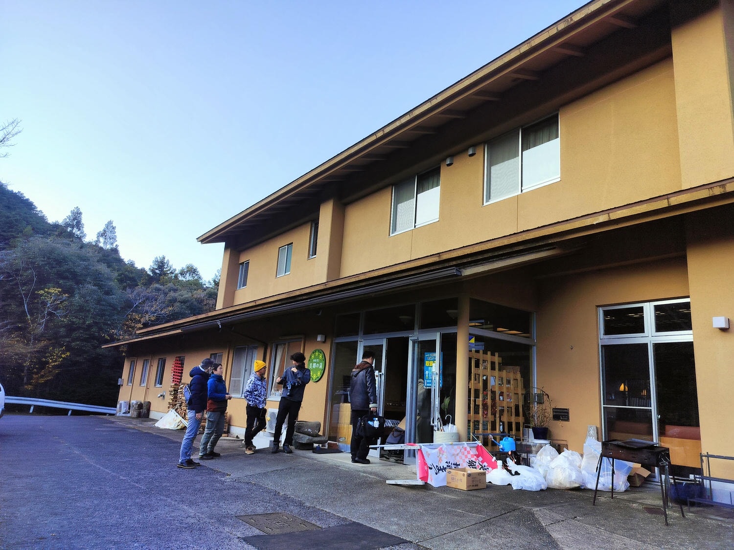 四國德島┃2023吉野川市「美鄉梅酒祭」JR阿波山川站接駁車五杯酒券四會場通用 烤肉關東煮 鄉村秋楓山景美醉 - 第42張圖 四國德島┃2023吉野川市「美鄉梅酒祭」JR阿波山川站接駁車五杯酒券四會場通用 烤肉關東煮 鄉村秋楓山景美醉