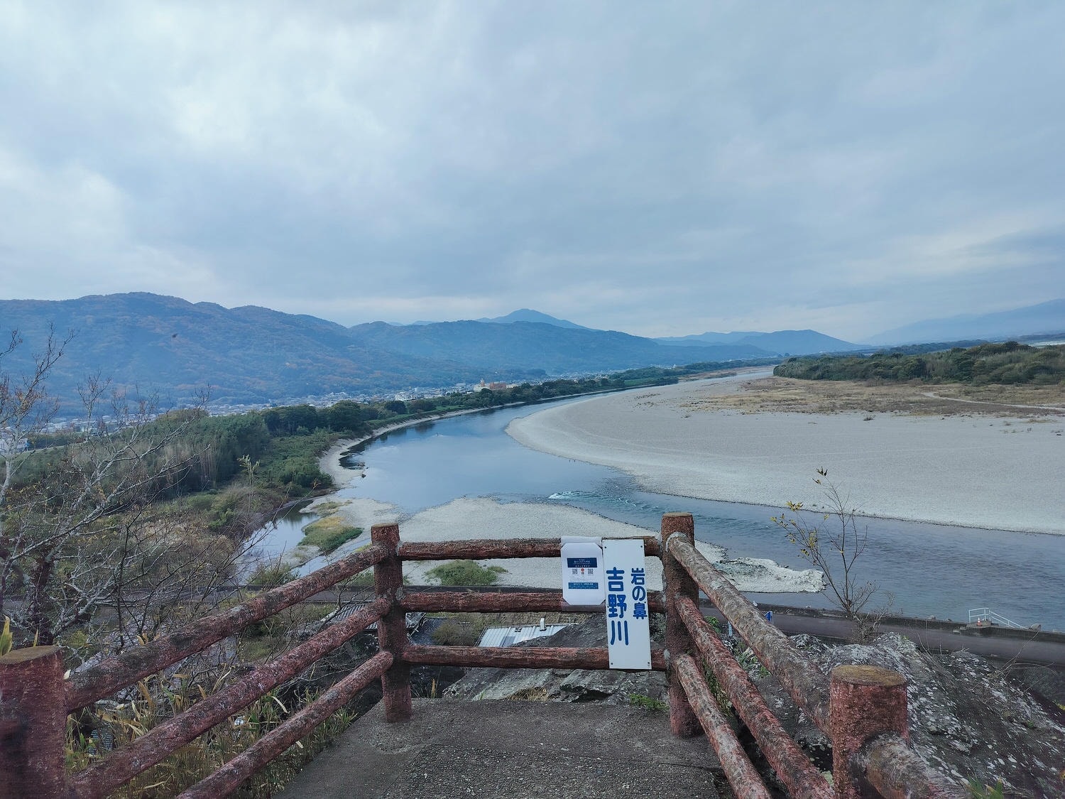四國德島┃日本最大級河中島「吉野川-善入寺島」田園波斯菊向日葵開滿片 周邊「川島潛水橋」「岩之鼻展望台」絕美 - 第10張圖 四國德島┃日本最大級河中島「吉野川-善入寺島」田園波斯菊向日葵開滿片 周邊「川島潛水橋」「岩之鼻展望台」絕美
