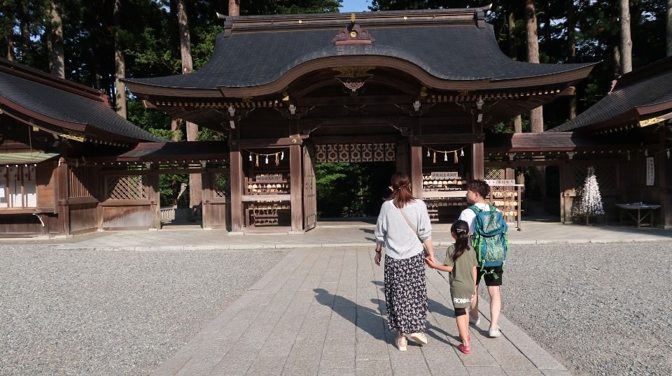 (日本關東)東京近郊走走新潟 大地藝術祭十日町清津峽 農舞台 長岡寺泊魚市 越後丘陵玫瑰園 彌彥神社
