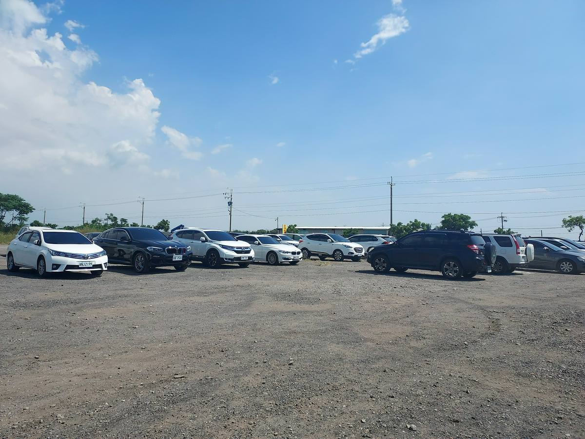 台南美食┃一日行程 台南七股海鮮一條街 61線活海產（61線烤蚵烤蛤） 吃完可以去七股遊客中心拍照