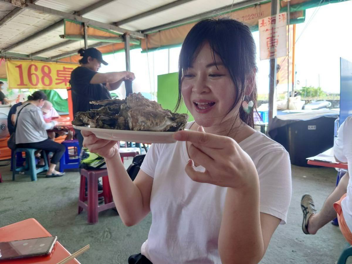 台南美食┃一日行程 台南七股海鮮一條街 61線活海產（61線烤蚵烤蛤） 吃完可以去七股遊客中心拍照