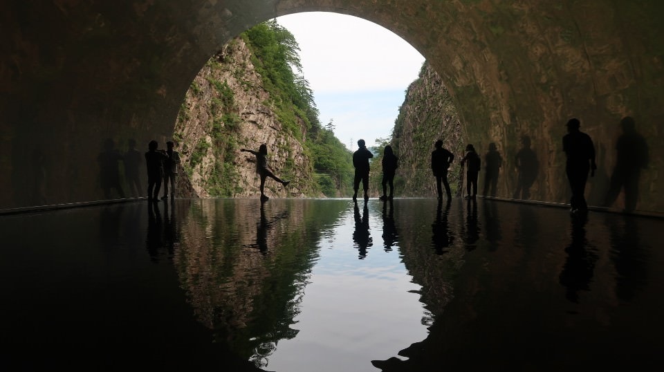 (日本關東)東京近郊走走新潟 大地藝術祭十日町清津峽 農舞台 長岡寺泊魚市 越後丘陵玫瑰園 彌彥神社