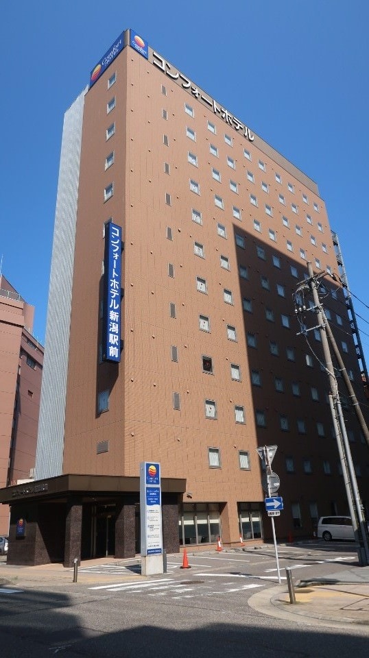 (日本關東)東京池袋搭巴士新潟市區超好玩 烤仙貝 吃豬排 酒廠見學 古時豪宅 買日本酒 採草莓(上集)