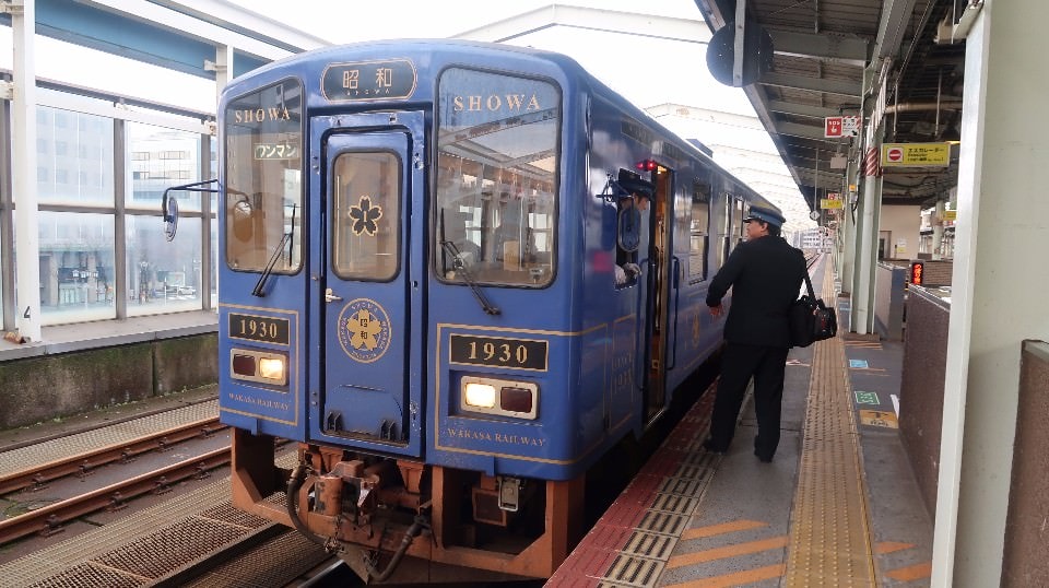 日本山陰山陽┃回到昭和時代旅遊新提案「鳥取市+若櫻町」SL鐵道迷水戶岡大師昭和號列車 鳥取砂丘 白兔神社