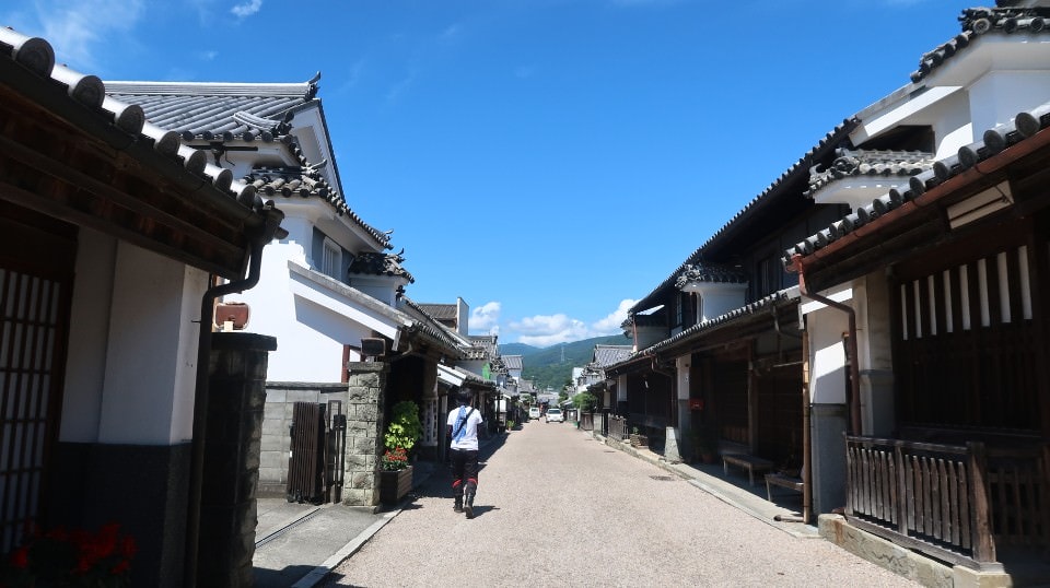 日本四國┃四國德島縣西部秘境美馬市劍町全覽 脇町老街 世界三大奇勝土柱 木盆烏龍麵 山坡斜面農耕