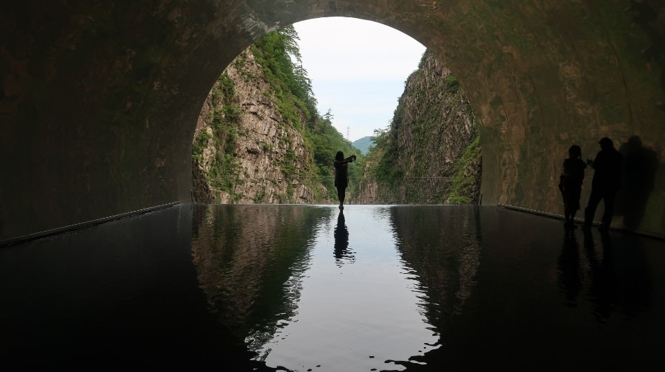 (日本關東)東京近郊走走新潟 大地藝術祭十日町清津峽 農舞台 長岡寺泊魚市 越後丘陵玫瑰園 彌彥神社