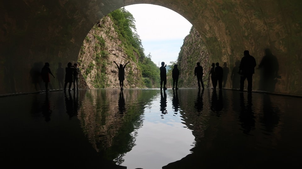 (日本關東)東京近郊走走新潟 大地藝術祭十日町清津峽 農舞台 長岡寺泊魚市 越後丘陵玫瑰園 彌彥神社