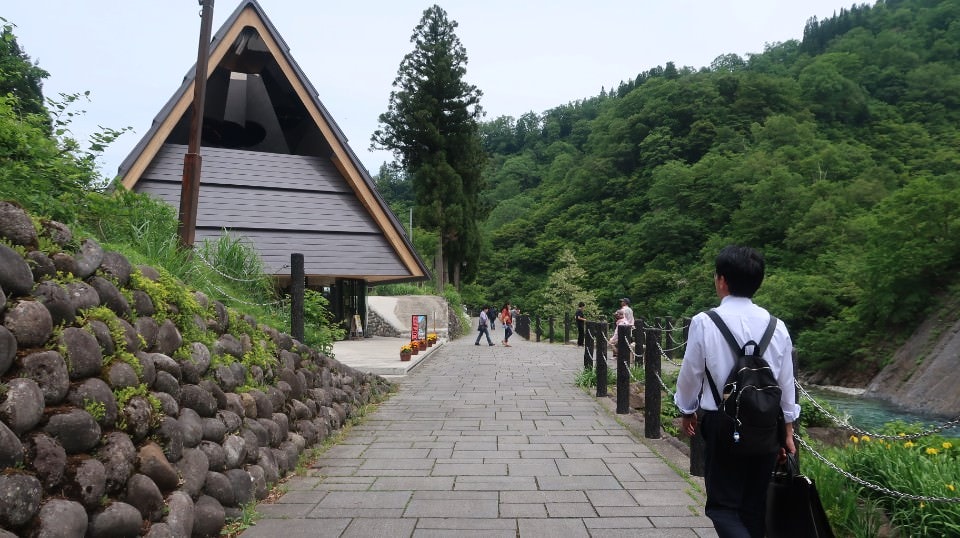 (日本關東)東京近郊走走新潟 大地藝術祭十日町清津峽 農舞台 長岡寺泊魚市 越後丘陵玫瑰園 彌彥神社