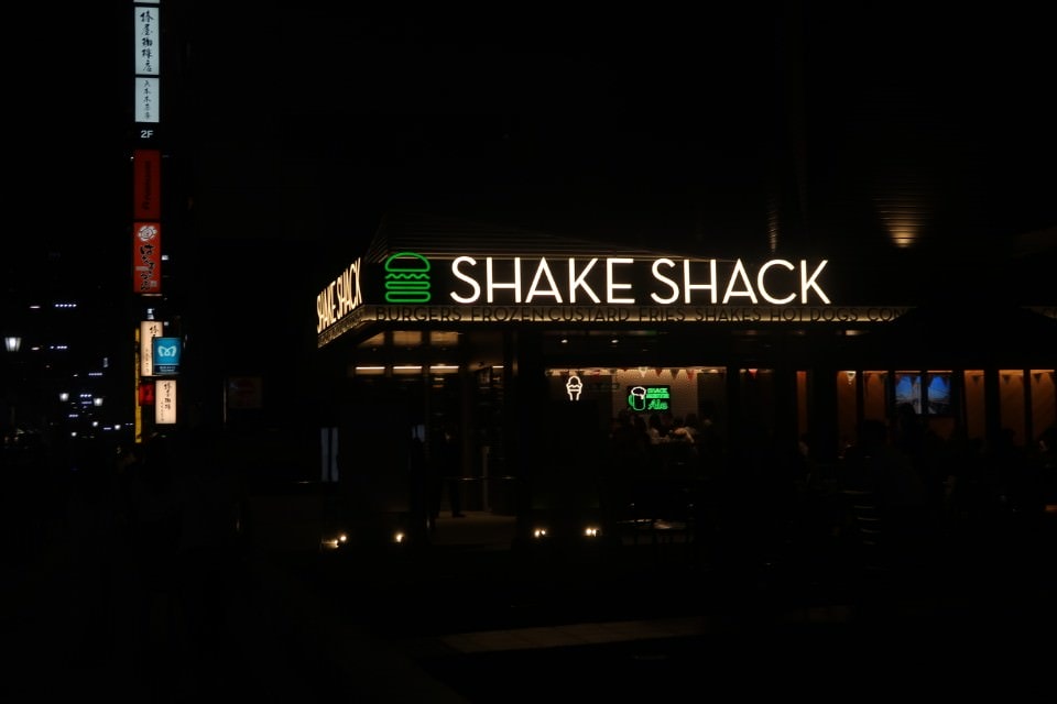 (日本關東)東京真好玩 六本木HILLS看東京鐵塔 台場數位美術館很厲害 一番街吃現炸薯條 再買個角落生物