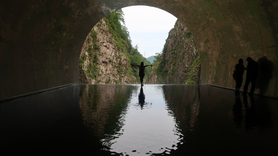 (日本關東)東京近郊走走新潟 大地藝術祭十日町清津峽 農舞台 長岡寺泊魚市 越後丘陵玫瑰園 彌彥神社
