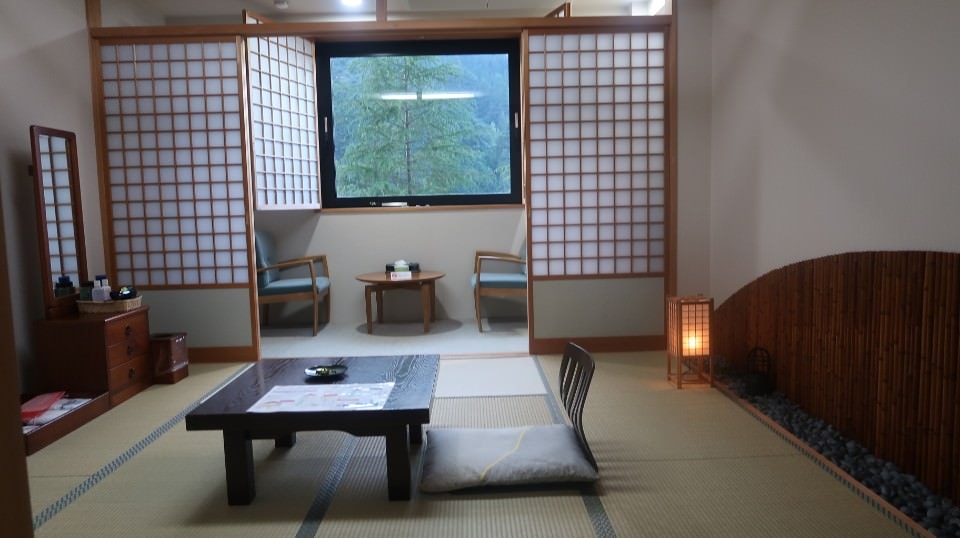 日本四國┃德島縣西部秘境祖谷+奧祖谷景點全覽 計程車包車方案 藤蔓橋 落合集落 稻草人村