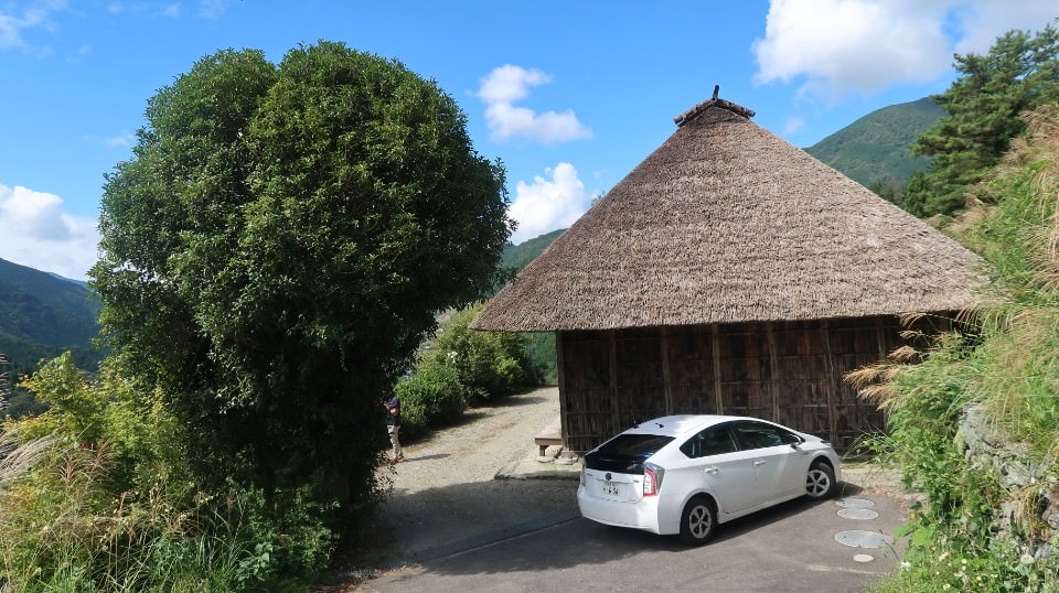 日本四國┃德島縣西部秘境祖谷+奧祖谷景點全覽 計程車包車方案 藤蔓橋 落合集落 稻草人村