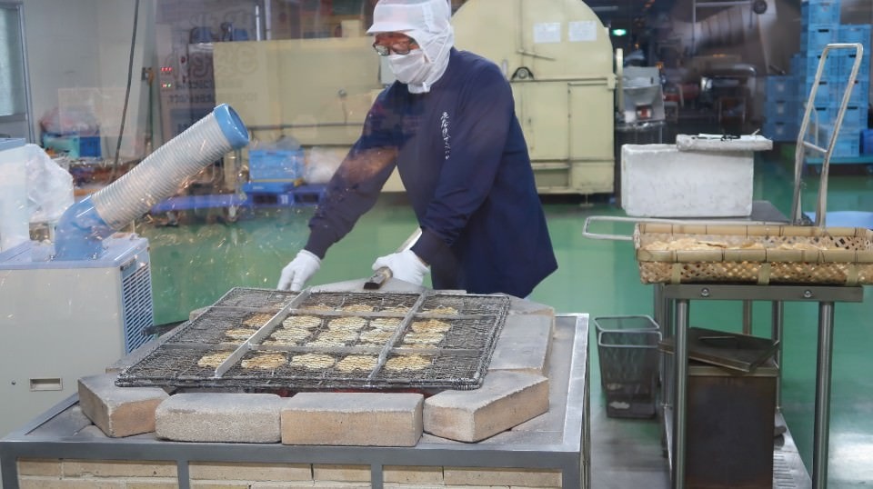 (日本關東)東京池袋搭巴士新潟市區超好玩 烤仙貝 吃豬排 酒廠見學 古時豪宅 買日本酒 採草莓(上集)