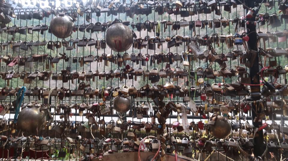 日本四國┃四國德島縣西部秘境美馬市劍町全覽 脇町老街 世界三大奇勝土柱 木盆烏龍麵 山坡斜面農耕