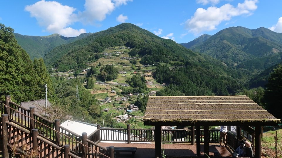 日本四國┃德島縣西部秘境祖谷+奧祖谷景點全覽 計程車包車方案 藤蔓橋 落合集落 稻草人村