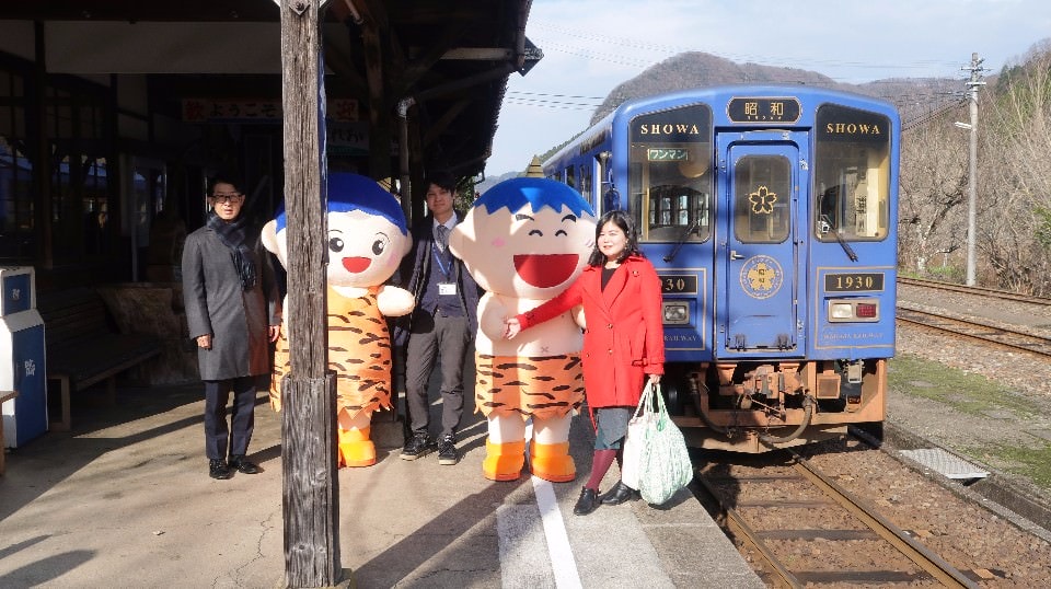 日本山陰山陽┃回到昭和時代旅遊新提案「鳥取市+若櫻町」SL鐵道迷水戶岡大師昭和號列車 鳥取砂丘 白兔神社