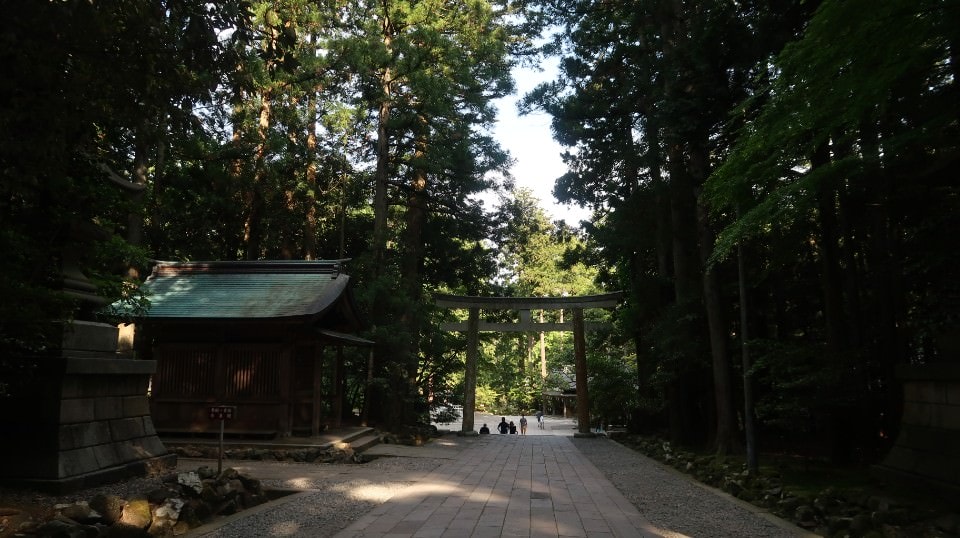 (日本關東)東京近郊走走新潟 大地藝術祭十日町清津峽 農舞台 長岡寺泊魚市 越後丘陵玫瑰園 彌彥神社