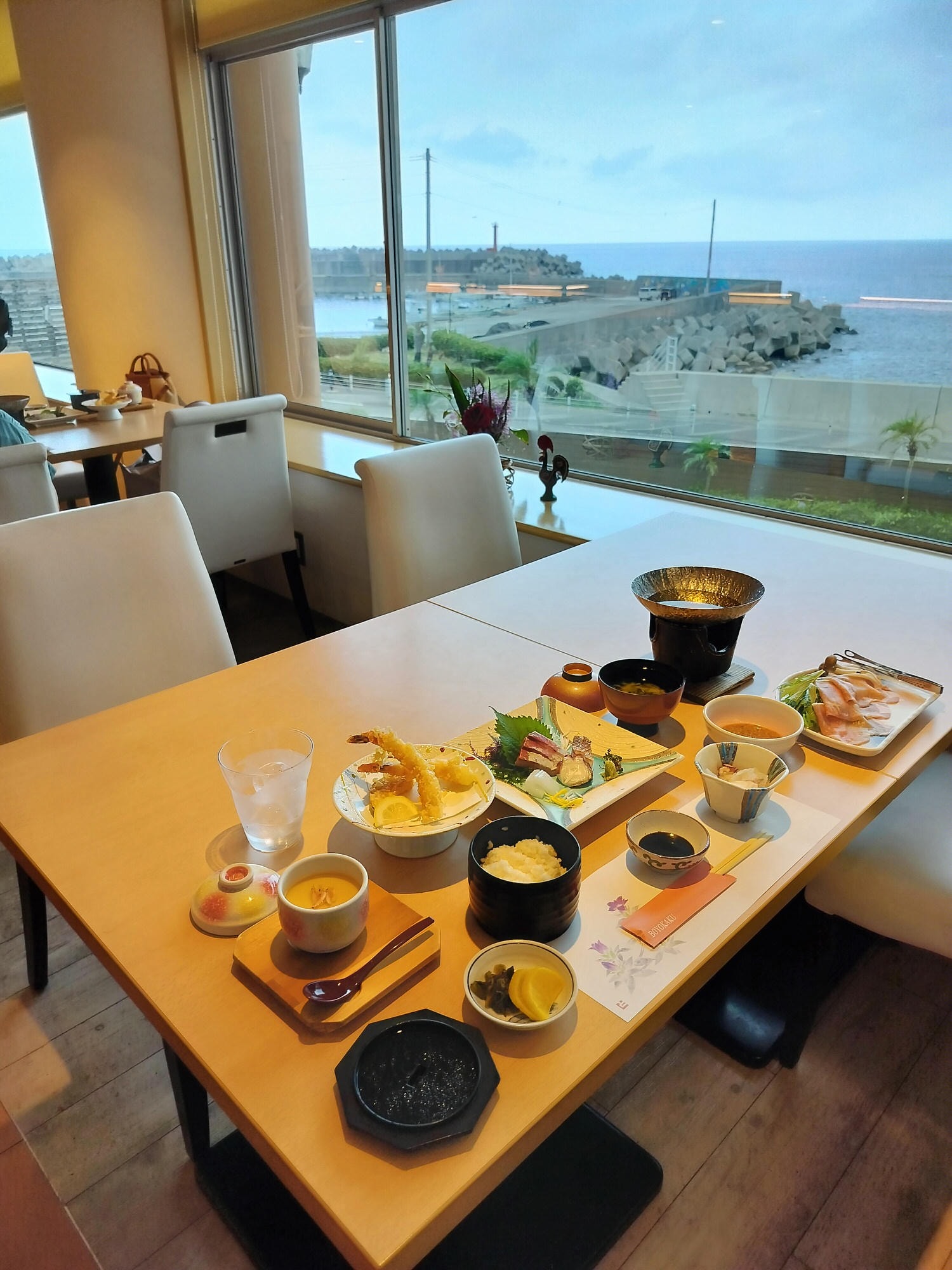 熊本天草住宿┃海景賞夕陽 天草下田溫泉 望洋閣旅館一泊二食鮑魚超新鮮 天草最棒優質住宿 百萬海景超放鬆 - 第46張圖 熊本天草住宿┃海景賞夕陽 天草下田溫泉 望洋閣旅館一泊二食鮑魚超新鮮 天草最棒優質住宿 百萬海景超放鬆