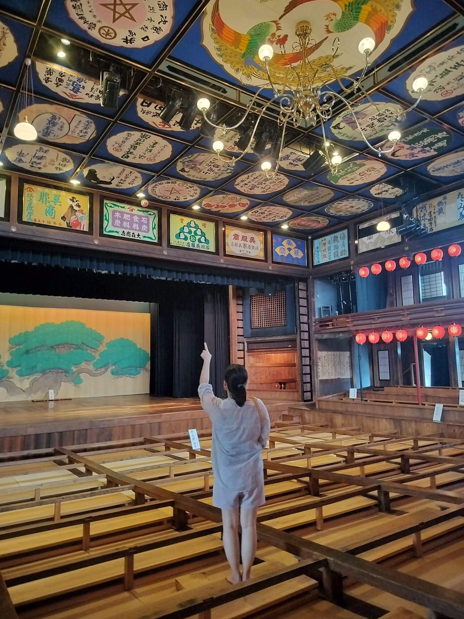 熊本景點┃市區櫻町轉運站搭巴士去山鹿「八千代座 山鹿燈籠民藝館」 住一晚再搭巴士去阿蘇熊本機場 熊本自由行