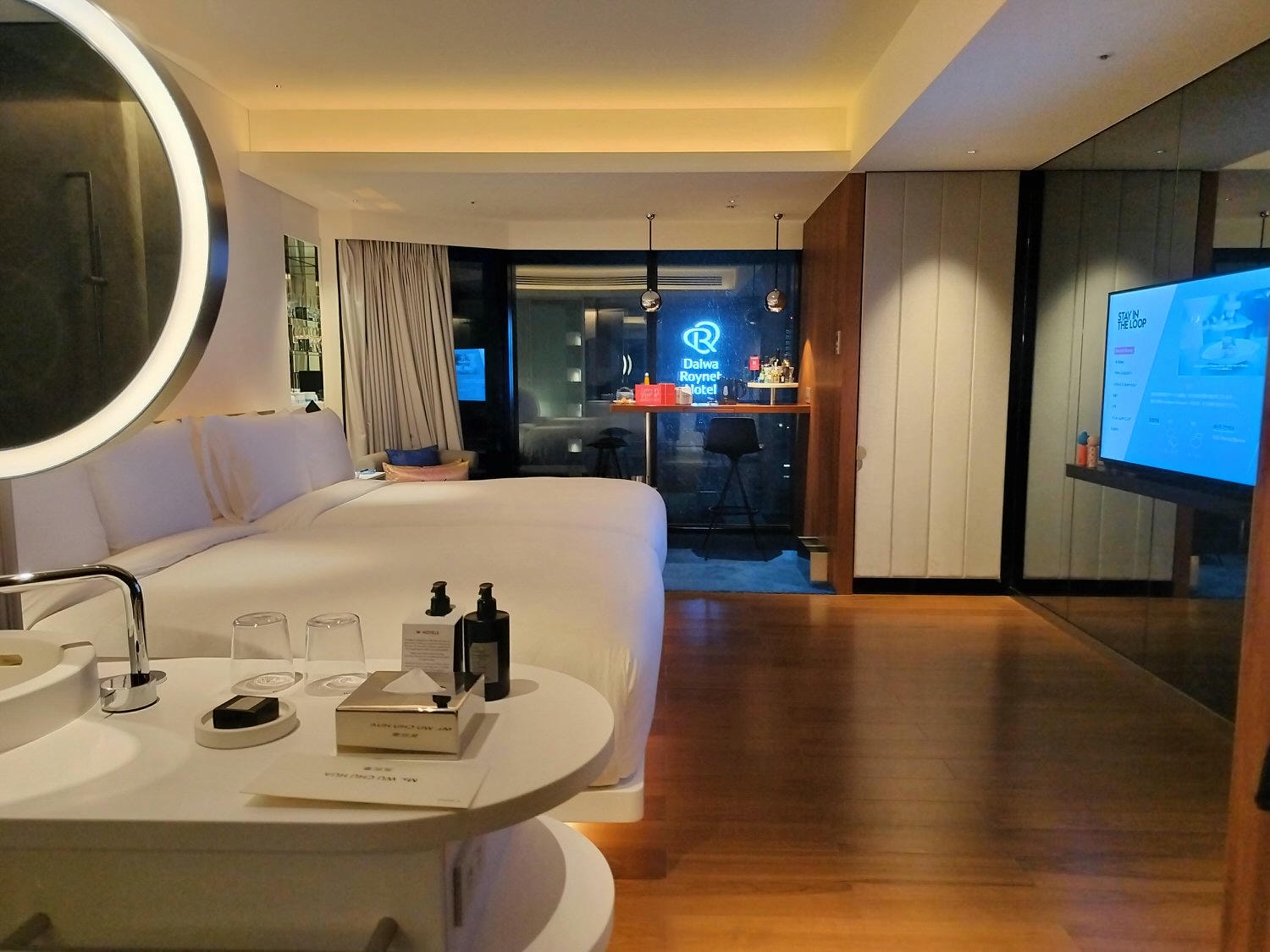 大阪住宿┃奢華氣場精品大阪W酒店(W Osaka)全介紹(圖多)安藤忠雄打造全黑高樓 1泊6-8萬円 W大阪御堂筋大道