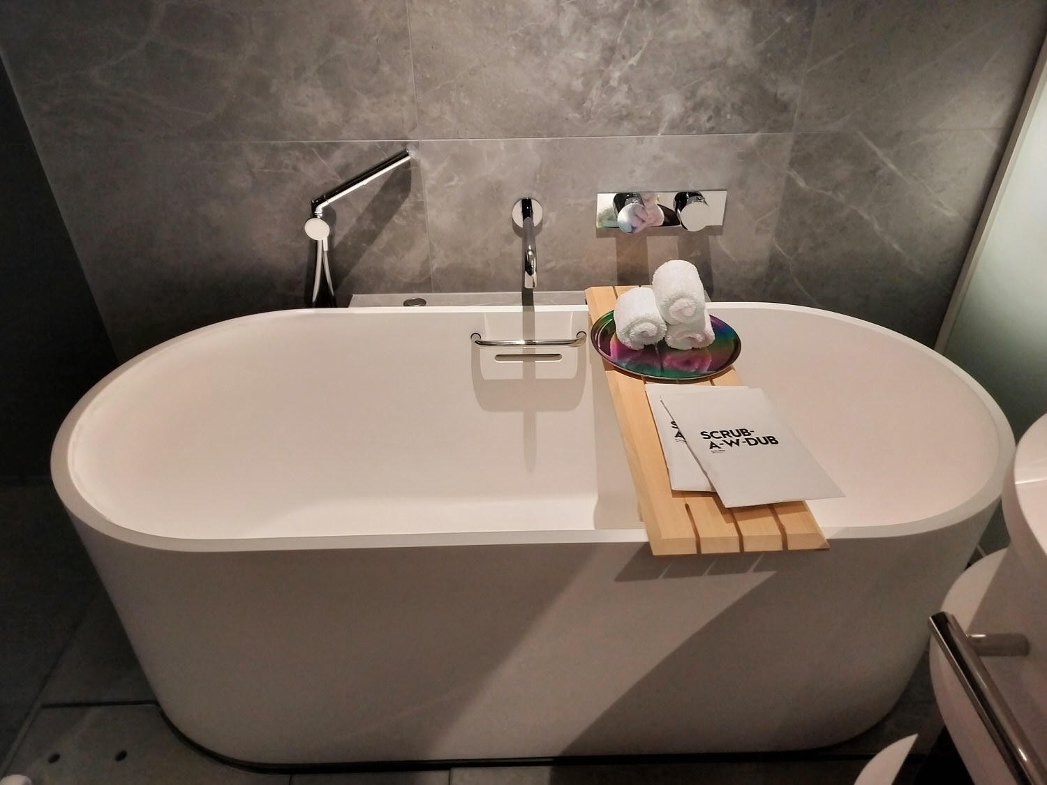 大阪住宿┃奢華氣場精品大阪W酒店(W Osaka)全介紹(圖多)安藤忠雄打造全黑高樓 1泊6-8萬円 W大阪御堂筋大道