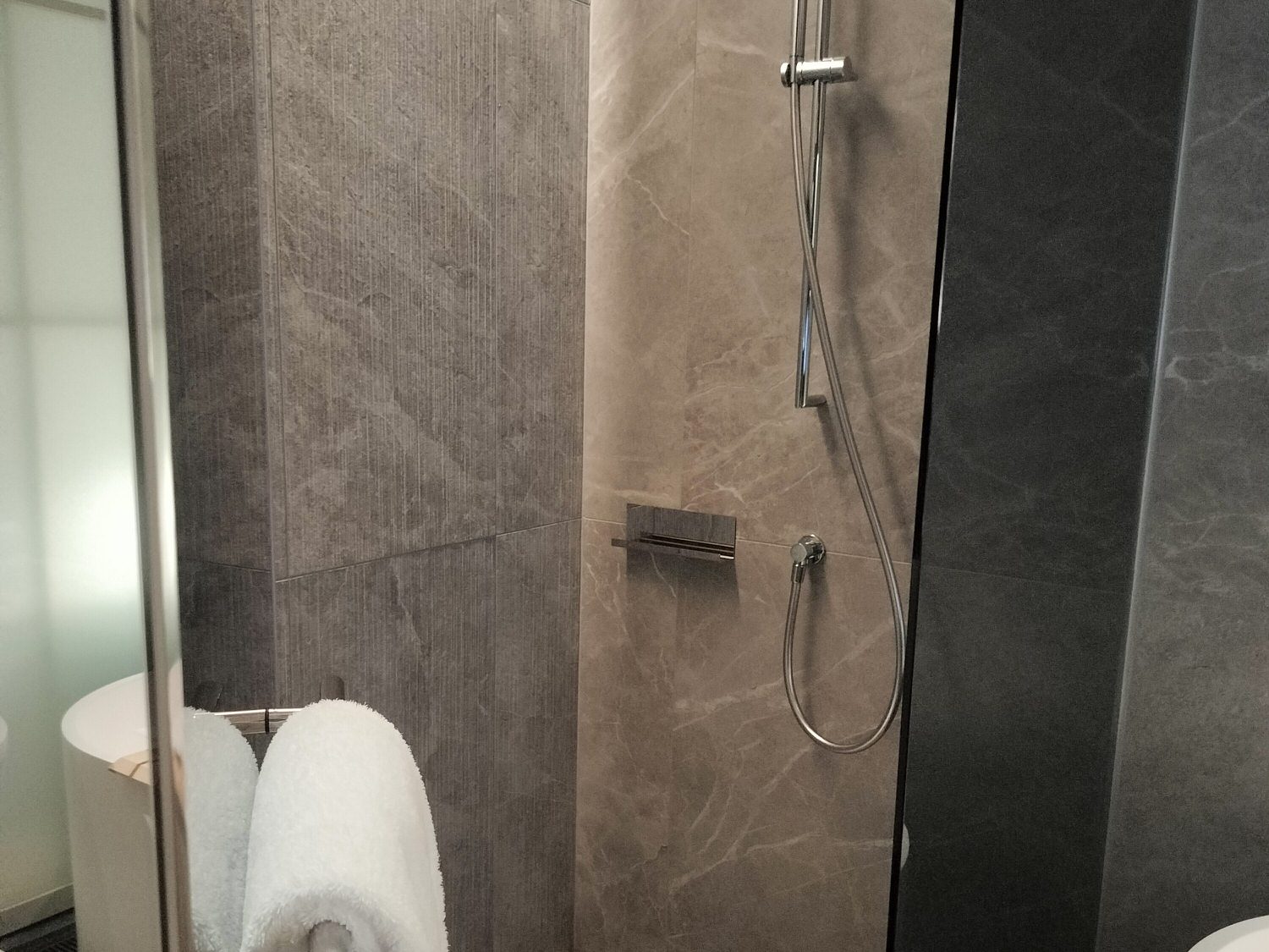 大阪住宿┃奢華氣場精品大阪W酒店(W Osaka)全介紹(圖多)安藤忠雄打造全黑高樓 1泊6-8萬円 W大阪御堂筋大道