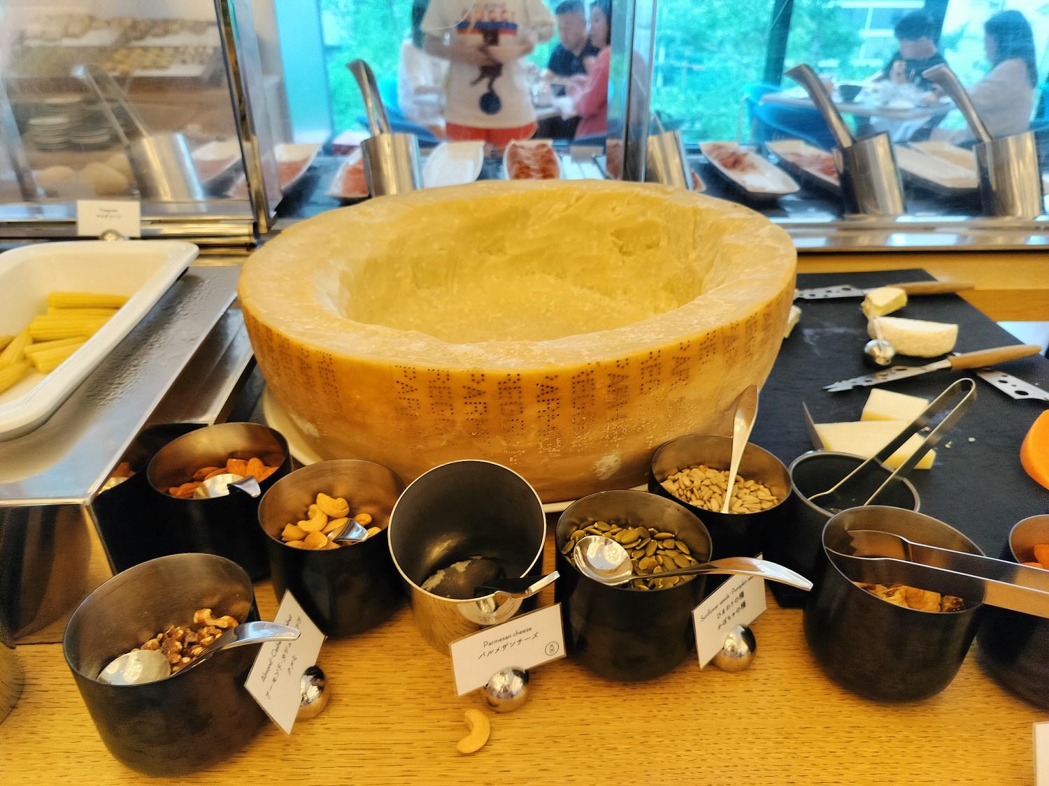 大阪住宿┃奢華氣場精品大阪W酒店(W Osaka)全介紹(圖多)安藤忠雄打造全黑高樓 1泊6-8萬円 W大阪御堂筋大道