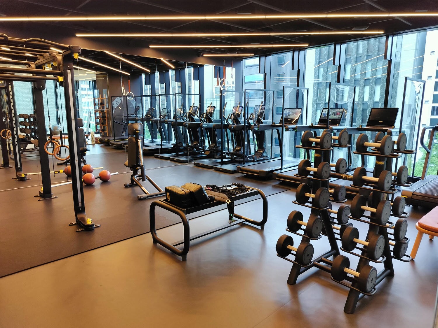 大阪住宿┃奢華氣場精品大阪W酒店(W Osaka)全介紹(圖多)安藤忠雄打造全黑高樓 1泊6-8萬円 W大阪御堂筋大道