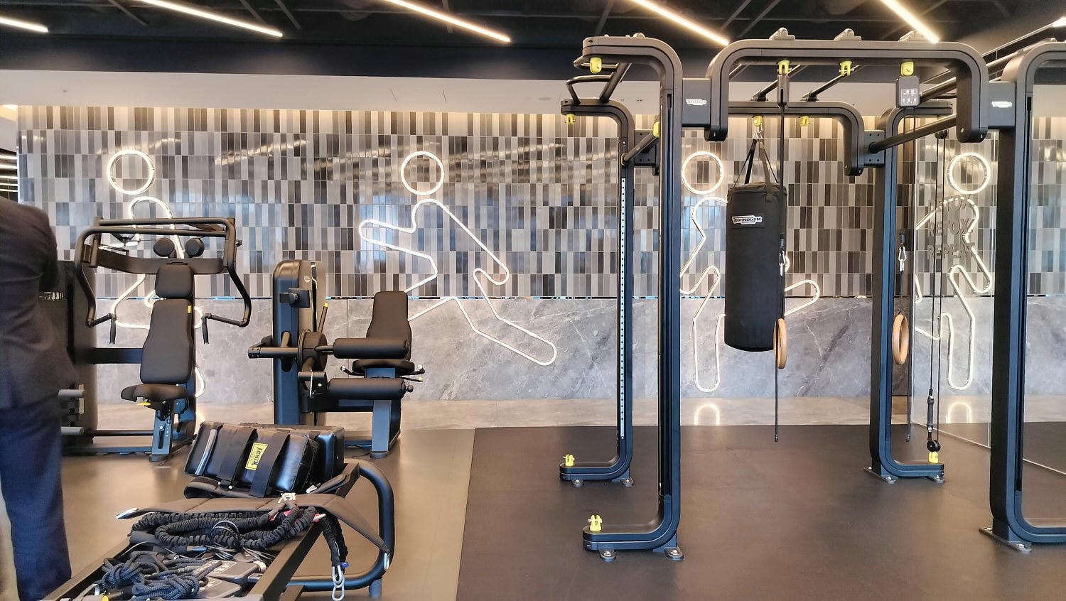 大阪住宿┃奢華氣場精品大阪W酒店(W Osaka)全介紹(圖多)安藤忠雄打造全黑高樓 1泊6-8萬円 W大阪御堂筋大道