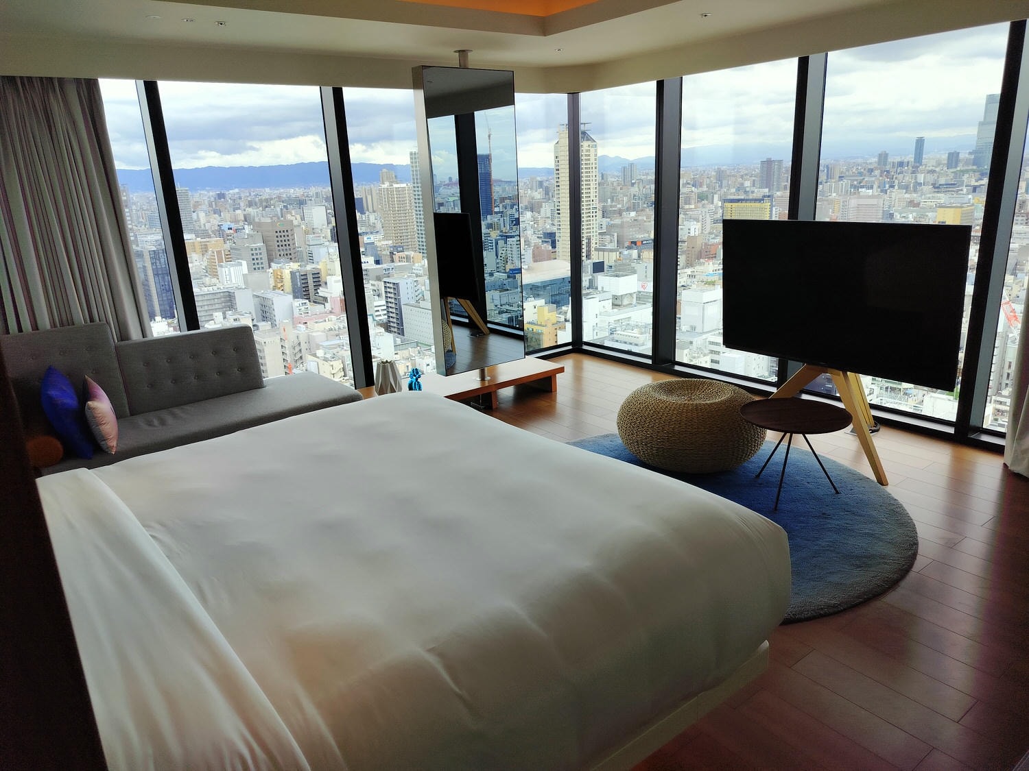 大阪住宿┃奢華氣場精品大阪W酒店(W Osaka)全介紹(圖多)安藤忠雄打造全黑高樓 1泊6-8萬円 W大阪御堂筋大道