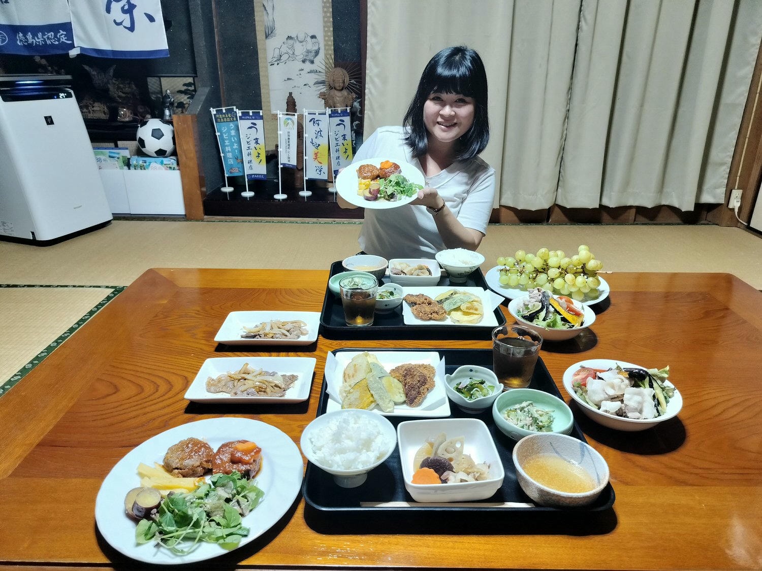 德島民宿┃打獵鹿爺爺秘境山上住一晚「うり坊(屋里坊)1泊2食鹿肉大餐拔麝香葡萄 JR阿波池田站接送 預約教學